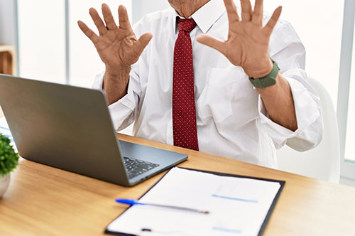 会社が労災申請を嫌がる理由は？ 労災隠しによるデメリットや対...