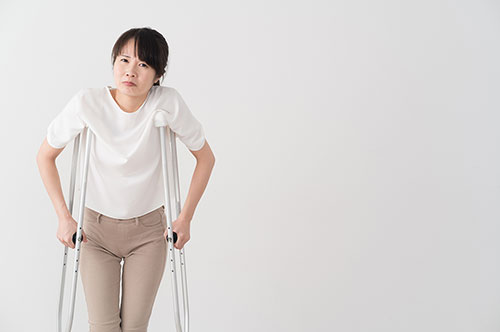 保険会社から交通事故の治療費打ち切りを打診された！ 延長は可能？