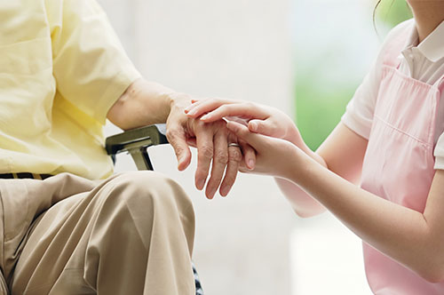 介護事業を展開する上で知っておくべき法律とは？ 弁護士が解説！