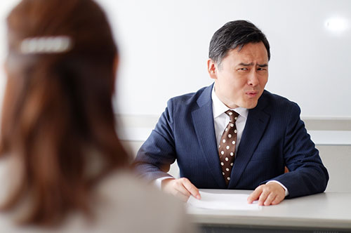 圧迫面接で訴訟は起こせる？ 取り締まる法律はないの？
