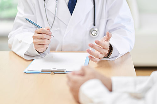 交通事故で全治1週間の診断を受けたとき受け取れる慰謝料は？