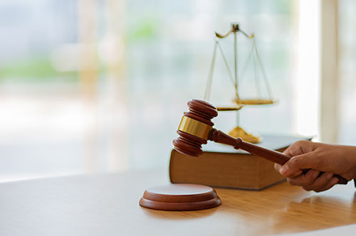 仮処分とは何か？ その要件・効力・手続きを解説