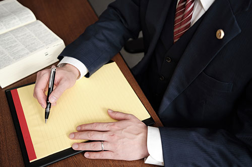 【企業向け】独占禁止法とは？ 目的や違反した場合の罰則などについて