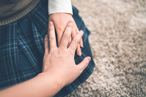 18歳未満と知らなかった場合でも逮捕される？ 児童買春や条例...