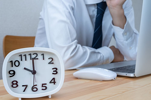 残業時間80時間以上！ 残業代の計算方法と長時間労働の問題点