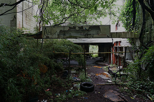 廃墟や心霊スポットに行くと逮捕される？ 該当する罪について解説