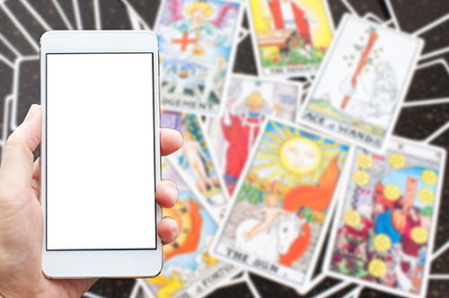 占いが全然当たらない！ 違法になる？ 詐欺罪にあたるケースを紹介