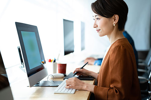 イラストや画像のトレスは違法？ 企業が対策すべき著作権侵害