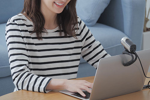 ライブチャットで逮捕されたら何罪？│公然わいせつ罪・職業安定法違法等