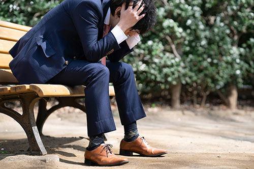 無断欠勤で解雇される日数は？ 解雇されないための対処法