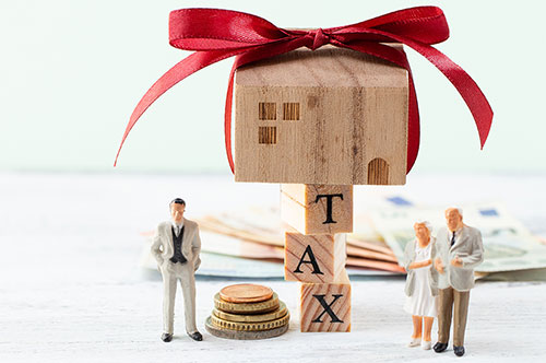 10年以上前の生前贈与は相続に関与する？ 持ち戻しや遺留分の計算方法