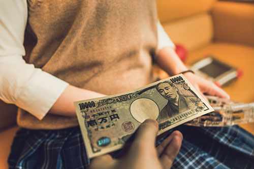 パパ活をする夫と離婚は可能？ 慰謝料の請求の可否と離婚のまで流れ