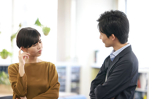 従業員から社内ストーカーを相談されたときの対処方法と注意点