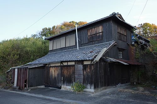 相続財産の空き家を放置するとどうなる？ 罰則と対処法