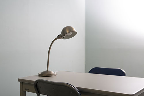 痴漢で任意同行を求められた！ そのまま逮捕？ 拒否はできる？