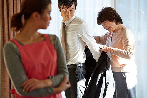 マザコン夫と離婚は可能？ 離婚を切り出す前に確認しておくべきこと