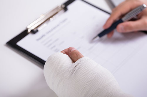 労災の申請書類へ記入が必要な現認者とは？ いないときはどうする？