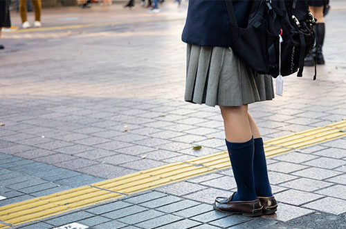 不倫相手が未成年だった場合でも慰謝料請求は可能？ 弁護士が解説