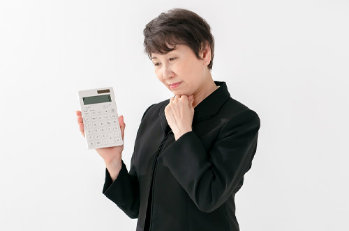 遺産分割における葬儀費用の取り扱いとは？ 誰が負担するべき？