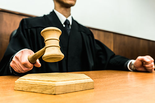 刑事裁判の判決後の流れ｜刑罰の種類や服役中の生活について解説