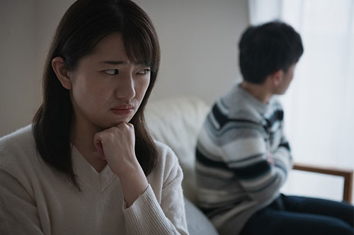 離婚に必要なお金はどのくらい？ 相手に請求できるお金も併せて解説