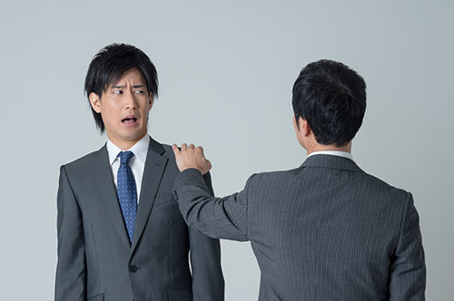 退職勧奨と退職強要の違いとは？ 違法性や対応方法を解説