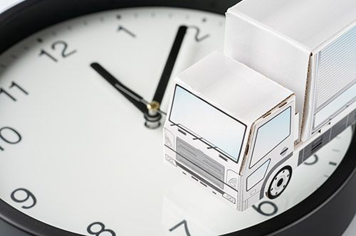 運送業で残業60時間を超えると何が変わる？ 残業上限と割増賃金について解説
