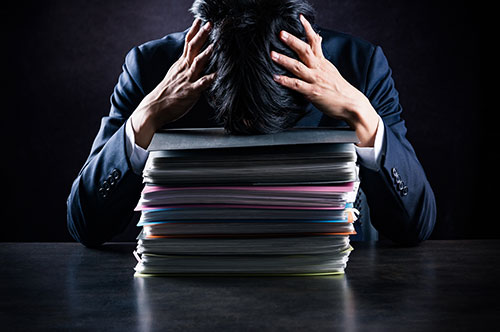 病気で労災が認定される残業時間はどれぐらい？ 発病と時間外労働の関係