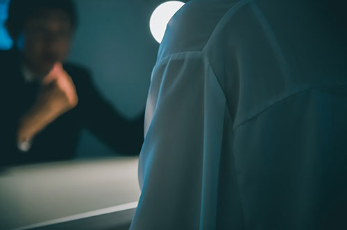 夫の逮捕を理由に離婚できる？ 離婚を進める方法とは