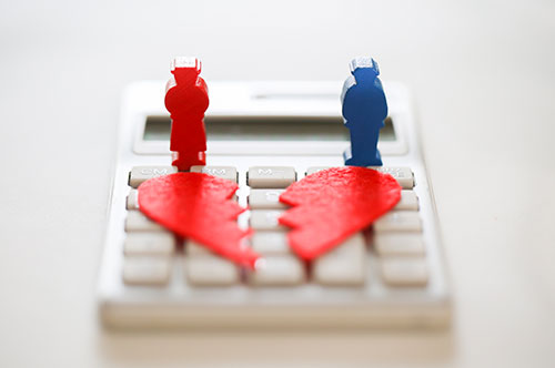 婚姻費用は調停と審判どちらで決めたほうがいい？ メリットとデメリットを解説