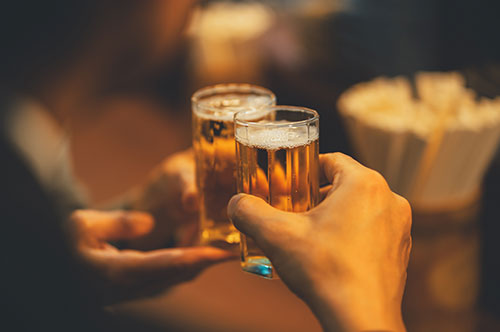 会社の飲み会に強制参加｜違法性の有無や賃金の発生などについて解説