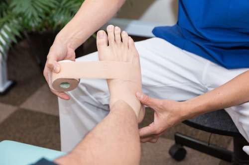 交通事故被害にあったとき、整形外科と整骨院を併用することは可能？