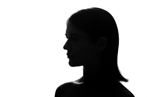 妻が宗教にのめりこんでいることは離婚理由になる？ 弁護士が解説