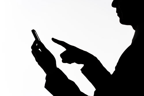 SNSでDMを送っていたらストーカー扱いされた場合に、取るべ...