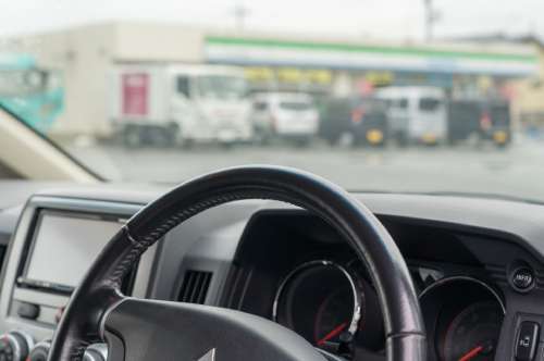 コンビニワープとは？ 罪に問われうるケースと処罰内容