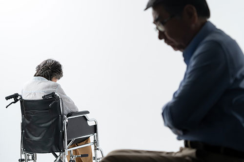 介護を理由に別居中｜離婚は可能？ 別居を解消するには？