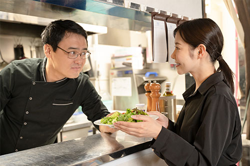 まかないを作ったり食べたりする時間は労働時間に入る？