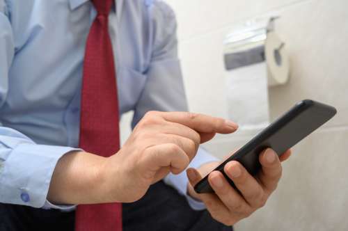 トイレが長い社員に対して会社側が取れる対策とは？