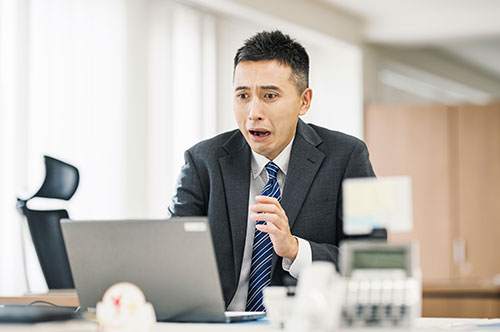 ネットの書き込みが威力業務妨害になるケースとは？ 削除方法も解説