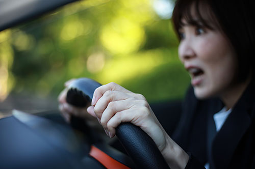 落下物との事故で補償は受けられる？ 相手を訴えることはできる...