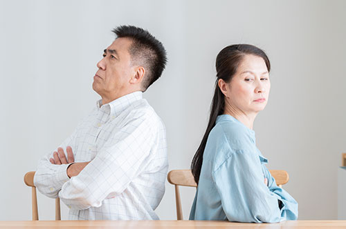 結婚25年を迎えて熟年離婚を検討する方が知るべきこと