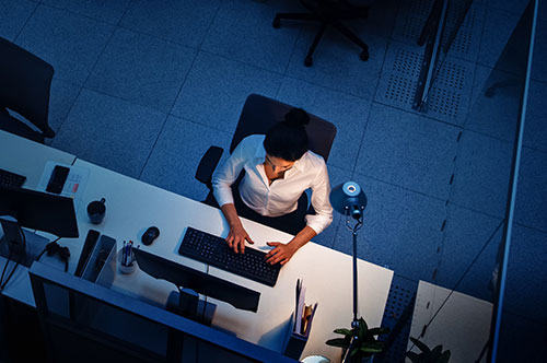 人手不足で残業を強制できる？ 残業させるための条件と注意点を...