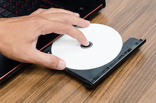 AV（アダルトビデオ）の所持が犯罪になるのはどんな場合？ 罪状や量刑を解説