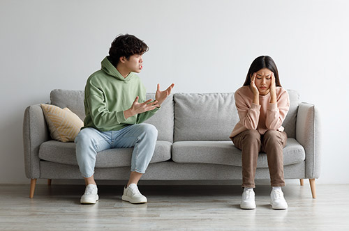 上から目線で説教してくる「マンスプレイニング夫」と離婚する方法