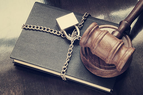 パクリは罪になる？｜著作権法違反の刑罰や民事責任