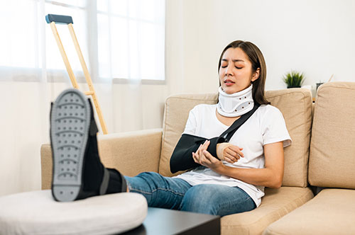 労災でいつまで休める？ 休業補償の期間・打ち切りについて解説