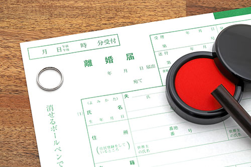 離婚届はどこに出す？ 提出する人に制限はあるのか