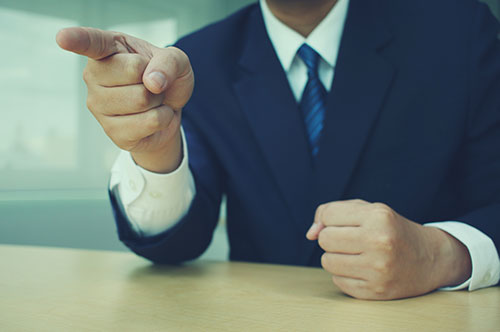 しつこい退職勧奨は違法？ 断り続けてもいい？ 正しい対処法