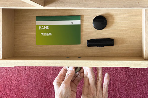 認知症の親の財産を使い込み？ 調査方法と疑われたときの対処法