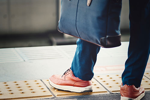 グリーン車のタダ乗りは犯罪？｜問われる罪と刑罰